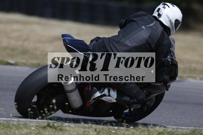 /Archiv-2023/28 05.06.2023 Moto Club Anneau du Rhin/vert-medium/10